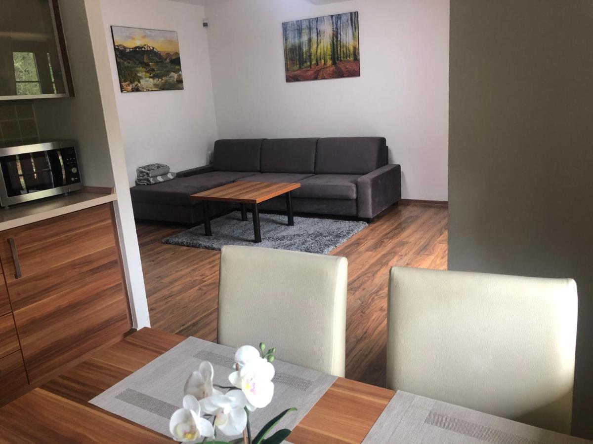 Апартаменти Vila Helena - Apartman Helena 15 Ружомберок Екстер'єр фото