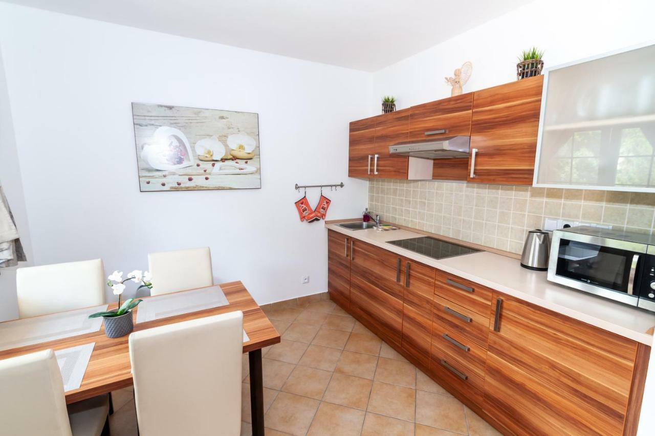 Апартаменти Vila Helena - Apartman Helena 15 Ружомберок Екстер'єр фото